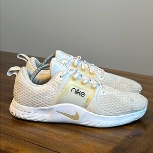 Nike Women’s Renew In Season TR 10 CK2576-010 White Running Shoes Sneakers Sz 12